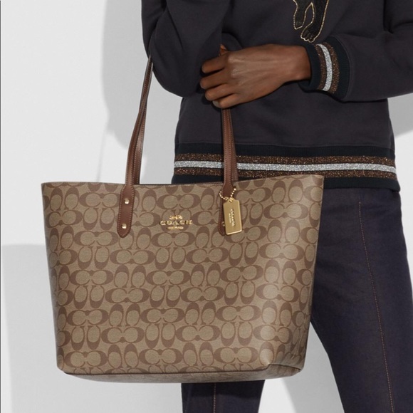 Coach - Picture 3 of 4